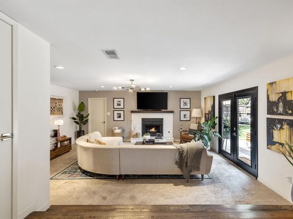 2709  Province Lane , Dallas Texas 75228