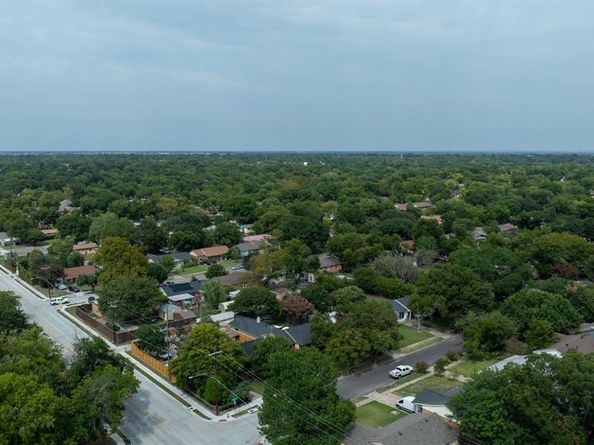 2709  Province Lane , Dallas Texas 75228