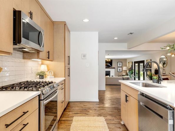 2709  Province Lane , Dallas Texas 75228