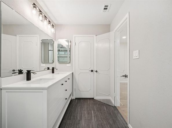 2315 W Lavender Lane , Arlington Texas 76013