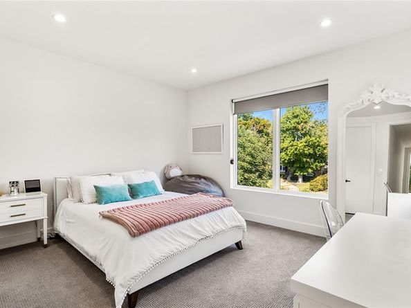 9943  Coppedge Lane , Dallas Texas 75220