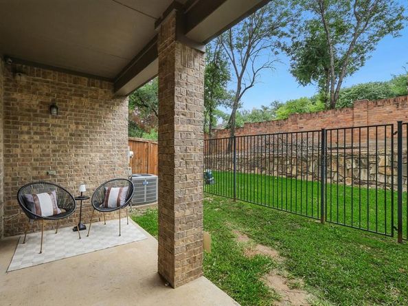 934  Brook Forest Lane , Euless Texas 76039