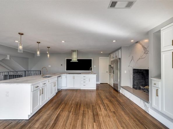 2910 S Country Club Road , Garland Texas 75043