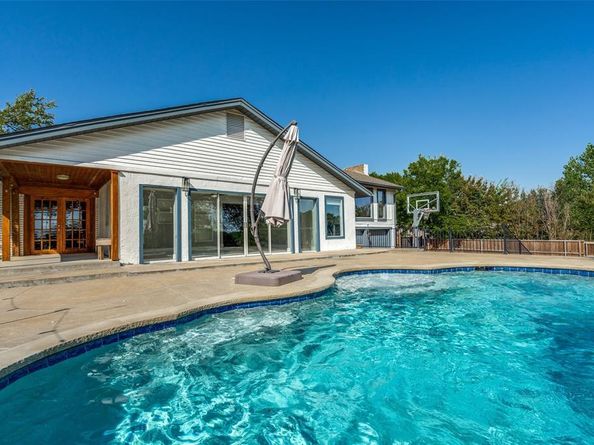 2910 S Country Club Road , Garland Texas 75043