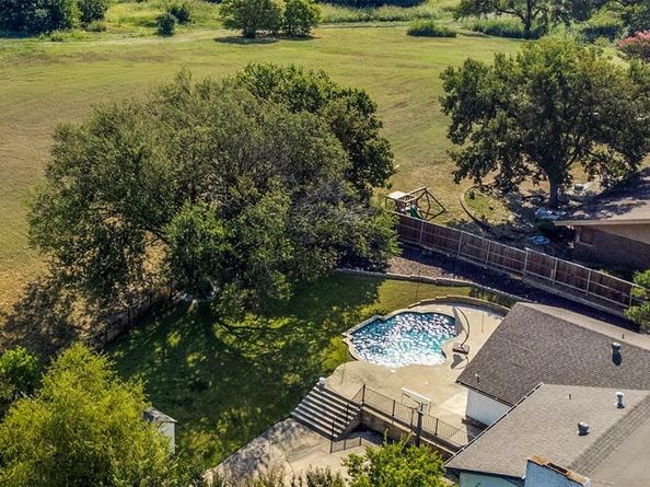2910 S Country Club Road , Garland Texas 75043