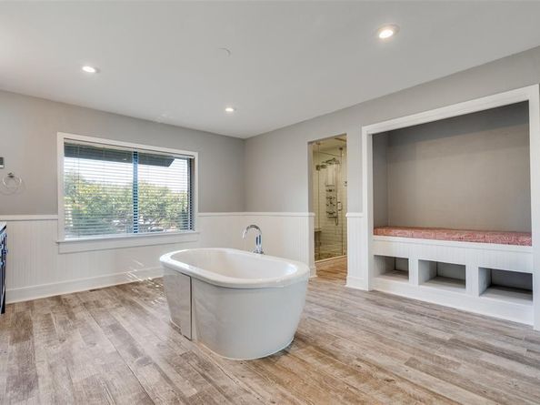 2910 S Country Club Road , Garland Texas 75043