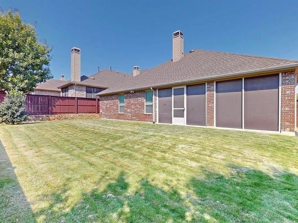 1404  Pitaya Drive , Lantana Texas 76226