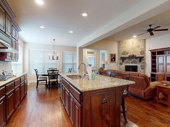 1404  Pitaya Drive , Lantana Texas 76226