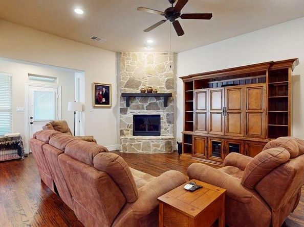 1404  Pitaya Drive , Lantana Texas 76226