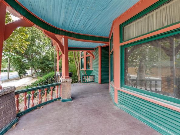 713 N Carroll Avenue , Dallas Texas 75246