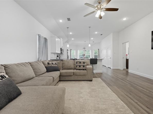 2325  Echo Lake Drive , Dallas Texas 75253