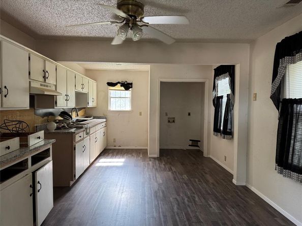 827  Bonnie View Road , Dallas Texas 75203