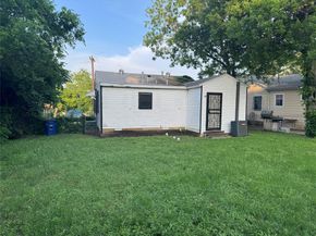 827  Bonnie View Road , Dallas Texas 75203
