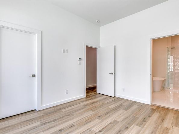 1775  Novela Way , Dallas Texas 75215