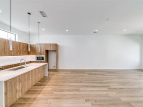 1775  Novela Way , Dallas Texas 75215