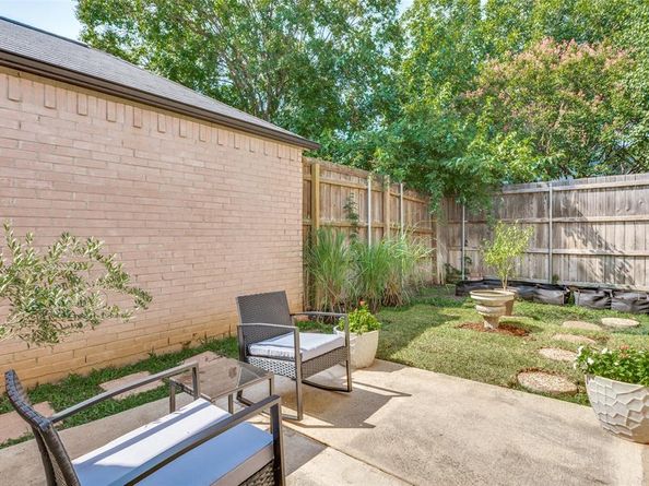 2929 N Bend Drive , Dallas Texas 75229