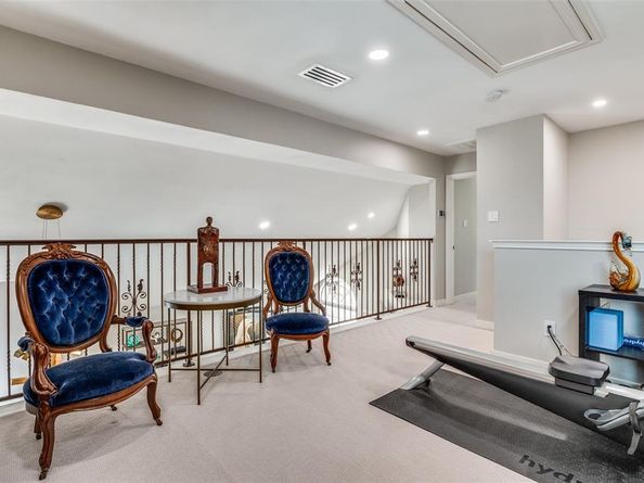 2929 N Bend Drive , Dallas Texas 75229