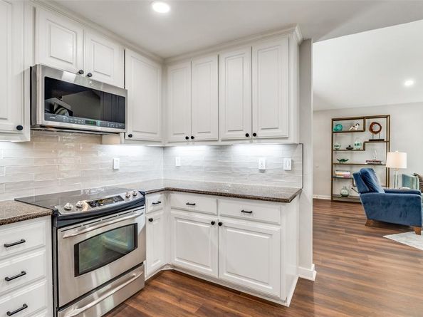 2929 N Bend Drive , Dallas Texas 75229