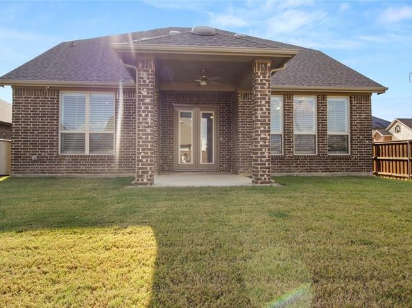 7203  Fallen Crest Lane , Arlington Texas 76001