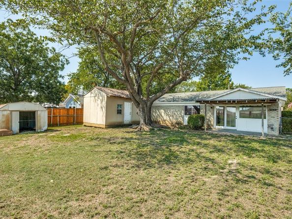 2106  Lamont Drive , Garland Texas 75040