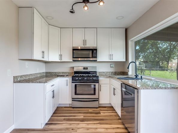 2106  Lamont Drive , Garland Texas 75040