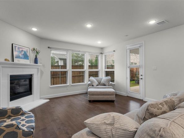 2249  Washington Drive , Carrollton Texas 75010