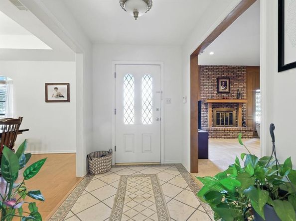 1617  Century Oaks Drive , Lewisville Texas 75077
