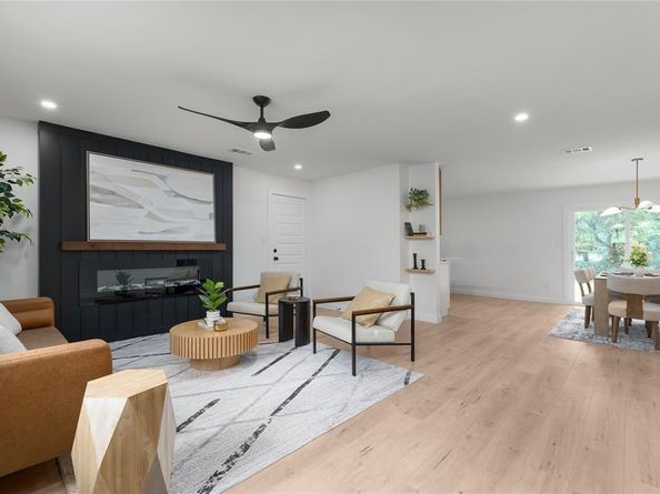13321  Blossomheath Lane , Dallas Texas 75240
