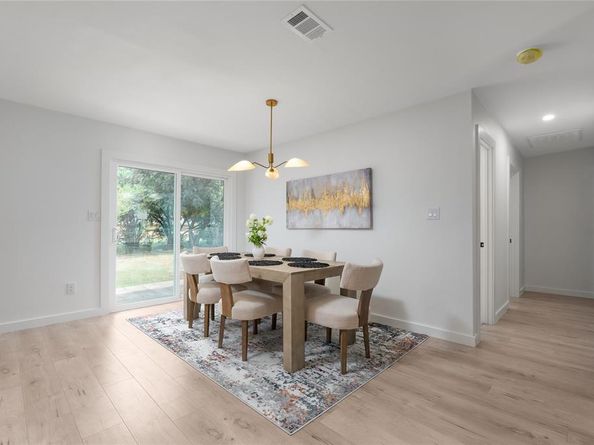 13321  Blossomheath Lane , Dallas Texas 75240