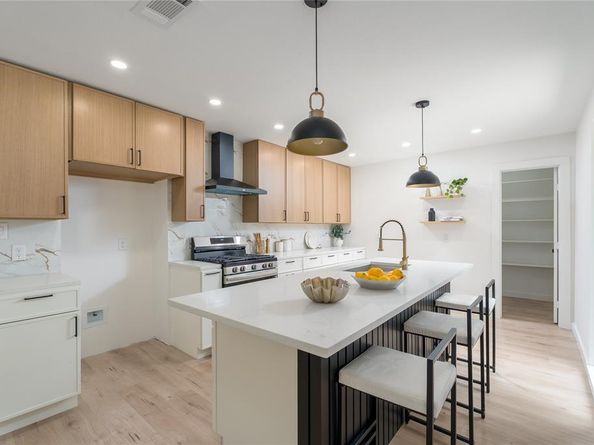 13321  Blossomheath Lane , Dallas Texas 75240