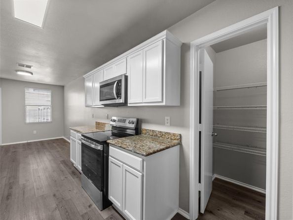 1021  Badger Run , Lancaster Texas 75134