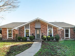1954  Rambling Ridge Lane , Carrollton Texas 75007