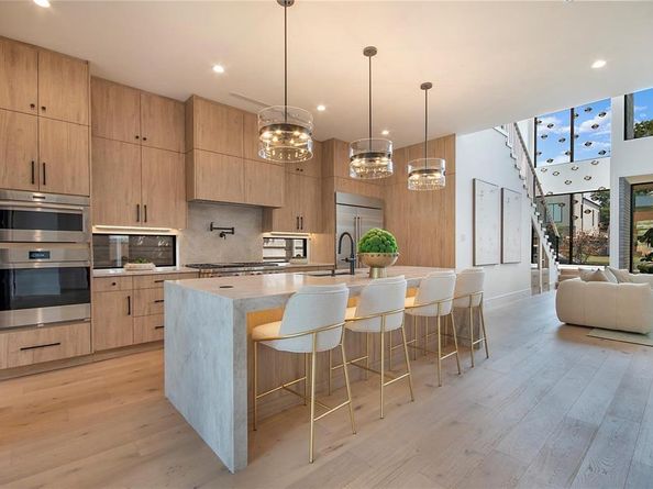 7619  Kenwell Street , Dallas Texas 75209