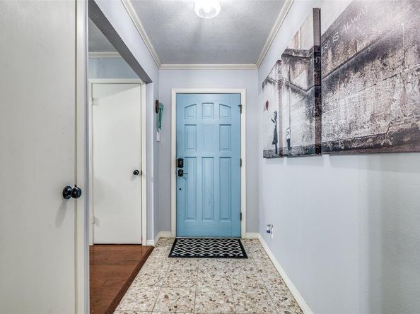 2217  Babalos Lane , Dallas Texas 75228