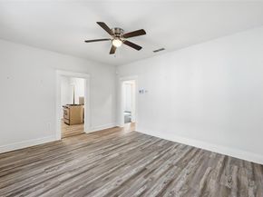 526 S Clinton Avenue , Dallas Texas 75208