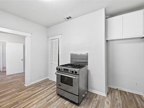 526 S Clinton Avenue , Dallas Texas 75208