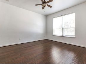 3800  Holland Avenue  5, Dallas Texas 75219