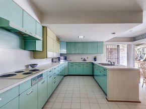 7215  Currin Drive , Dallas Texas 75230