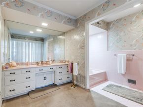 7215  Currin Drive , Dallas Texas 75230