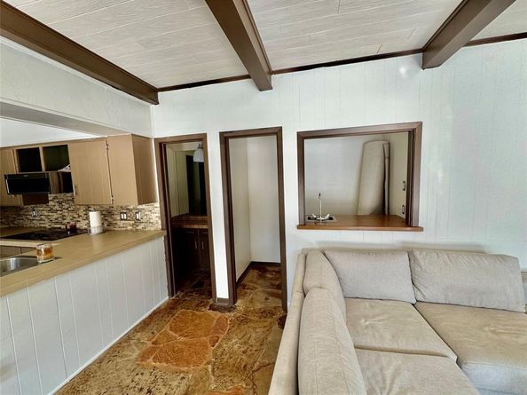 2000  Mill Creek Drive , Arlington Texas 76010