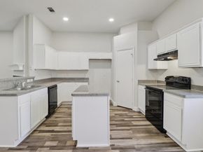 1004  Caliente Drive , Grand Prairie Texas 75051