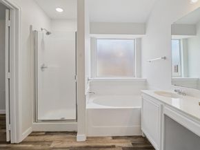 1004  Caliente Drive , Grand Prairie Texas 75051