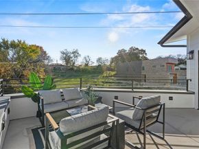 325 N Moore  , Dallas Texas 75203