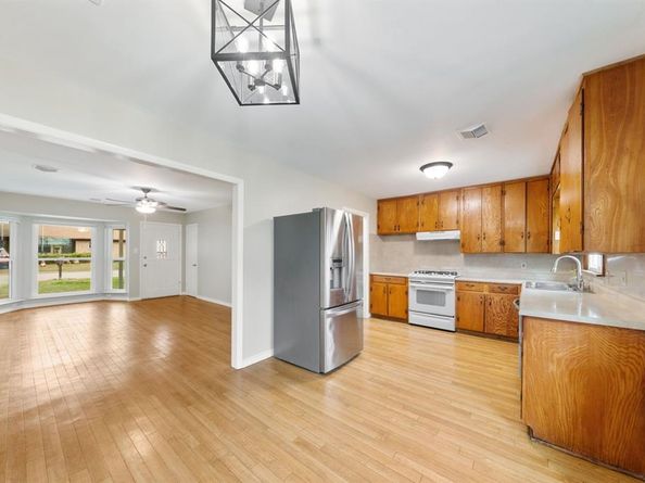 753  Cullum Avenue , Hurst Texas 76053