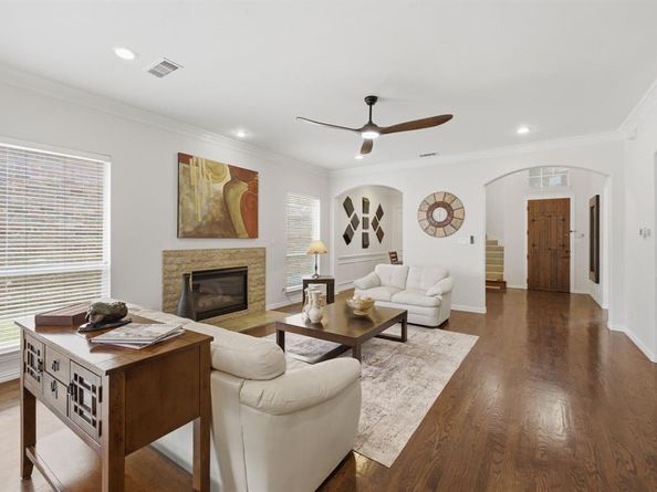 3315  Ricci Lane , Irving Texas 75062