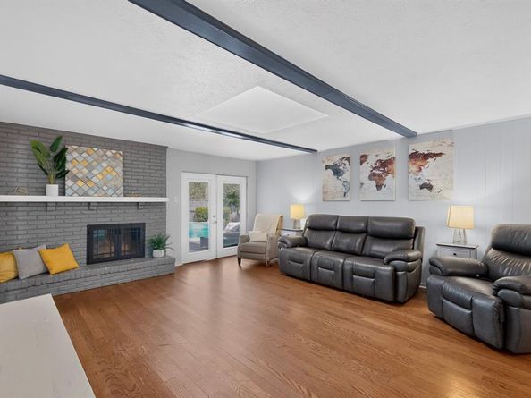 7611  El Pensador Drive , Dallas Texas 75248