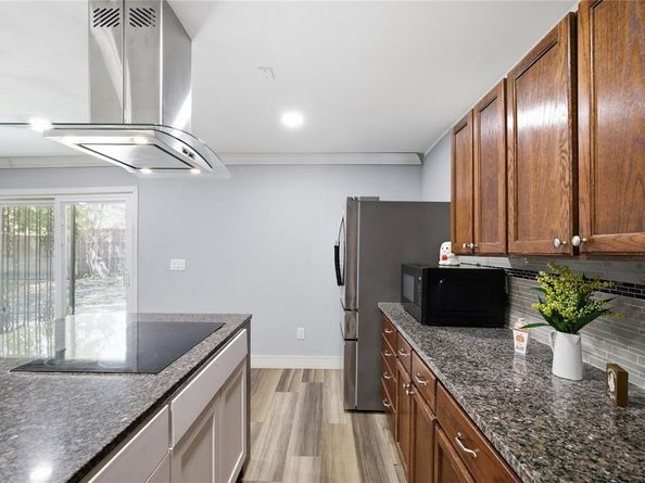 3156  Abbey Road , Carrollton Texas 75007