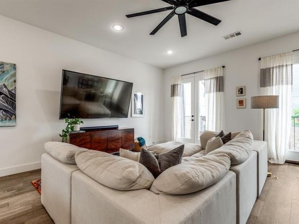 1410  Elevado Drive , Dallas Texas 75212