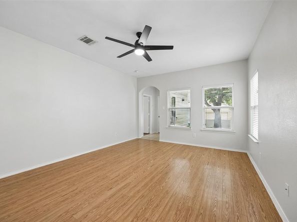 1317  Live Oak Lane , Savannah Texas 76227