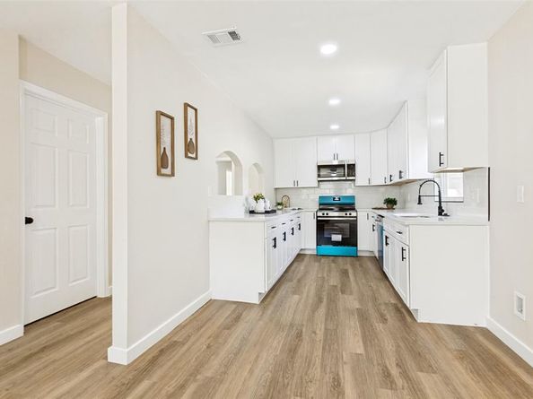 1605  Meadowbrook Drive , Garland Texas 75042
